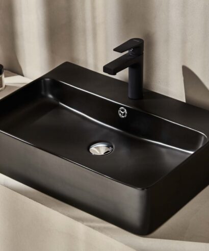STR60BM STRATA 60 MATT BLACK ΝΙΠΤΗΡΑΣ ΕΠΙΚΑΘΗΜΕΝΟΣ 60.5×41.5x13cm